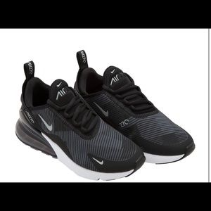 Boys Nike 270